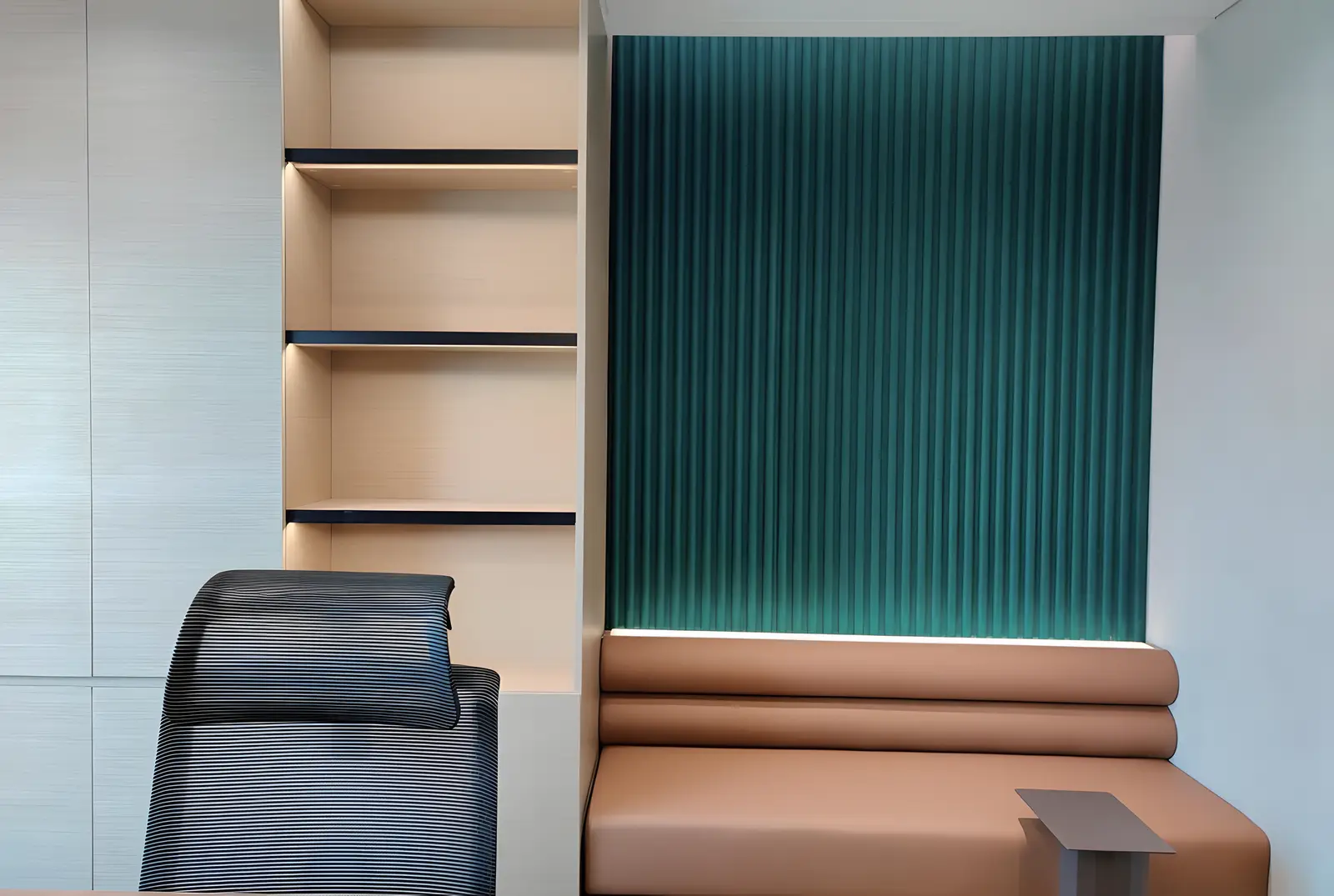 Hotel lounge with controlled acoustic comfort
